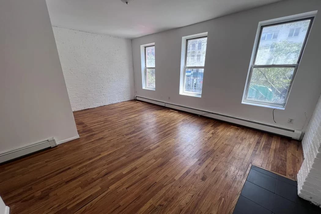 546 3 Avenue #2, Manhattan, NY 10016 apartment_living_room 1