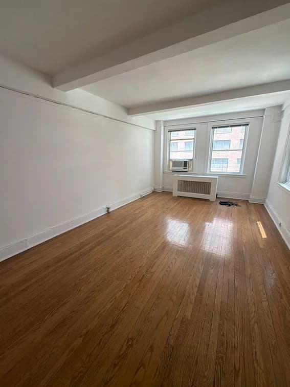 150 East 39 Street #610, Manhattan, NY 10016 apartment_living_room 1