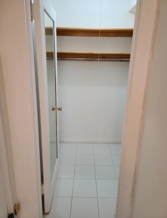 150 East 39 Street #807, Manhattan, NY 10016 apartment_closet 1