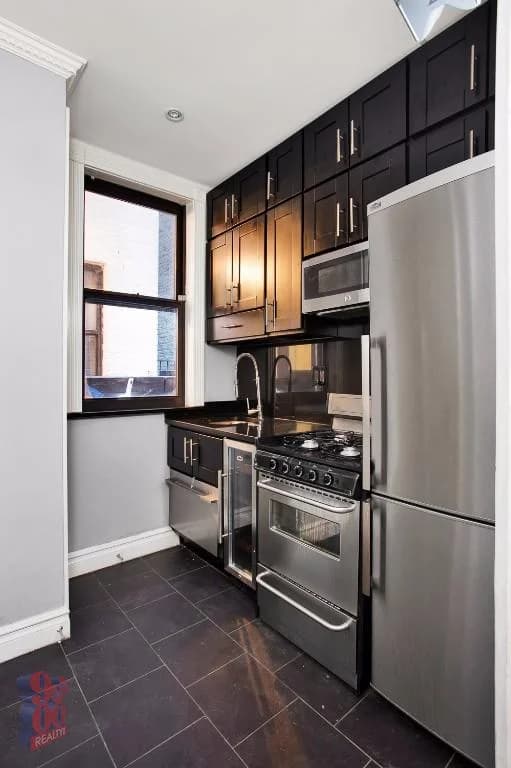 221 East 23 Street #4, Manhattan, NY 10010 apartment_kitchen 1