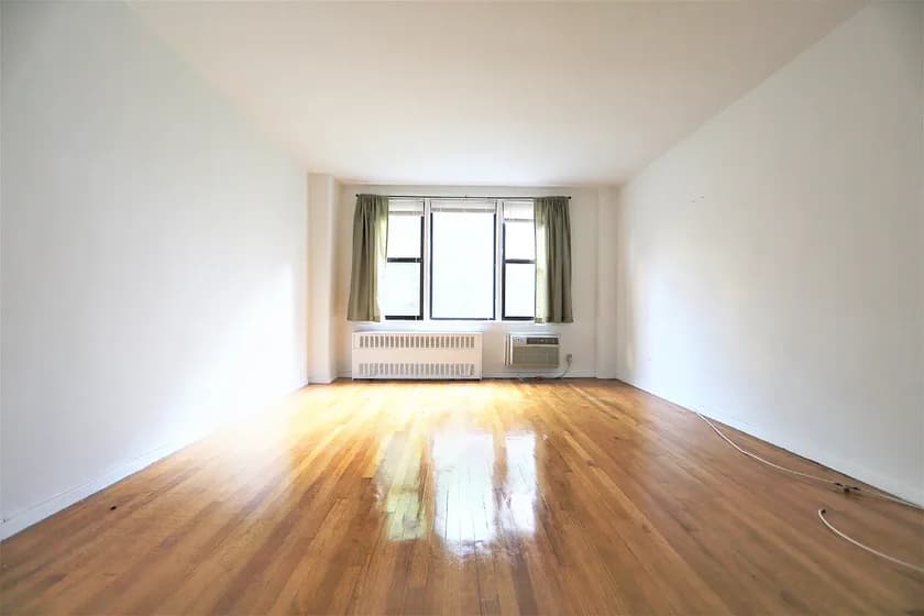 220 East 26 Street #6D, Manhattan, NY 10010 apartment_living_room 1