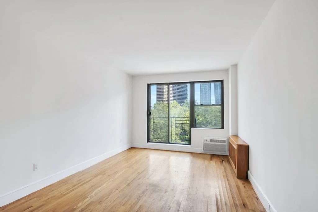 655 2 Avenue #2A, Manhattan, NY 10016 apartment_bedroom_room 1