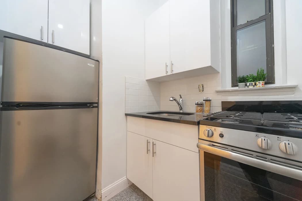 210 East 38 Street #1B, Manhattan, NY 10016 apartment_kitchen 1