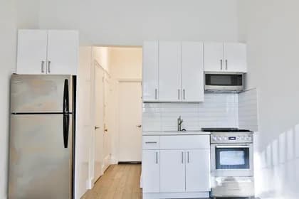 210 East 38 Street #1G, Manhattan, NY 10016