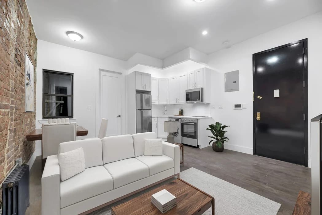 316 2 Ave #1A, Manhattan, NY 10003 apartment_living_room 1