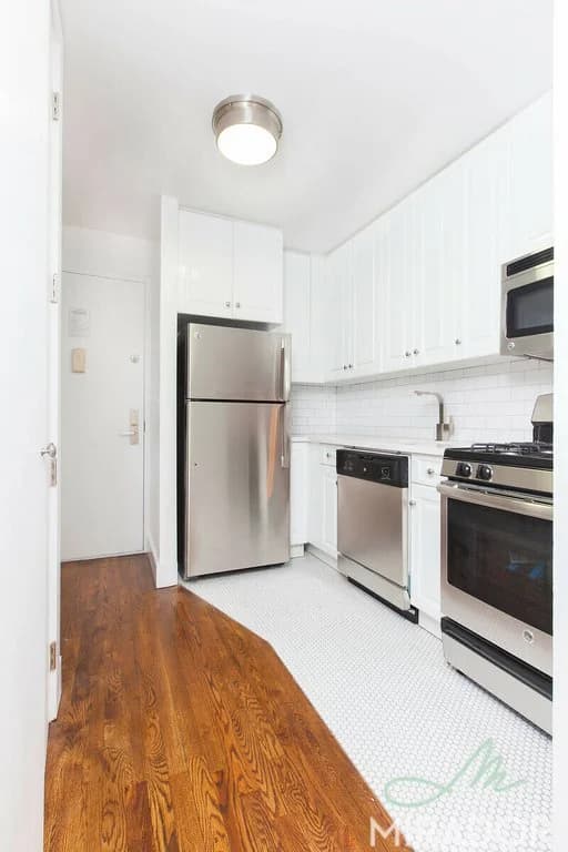 304 East 20 Street #PHA, Manhattan, NY 10003 apartment_kitchen 1