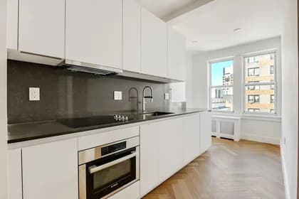301 East 21 Street #12B, Manhattan, NY 10010
