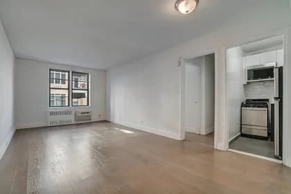 315 East 21 Street #4-C, Manhattan, NY 10010
