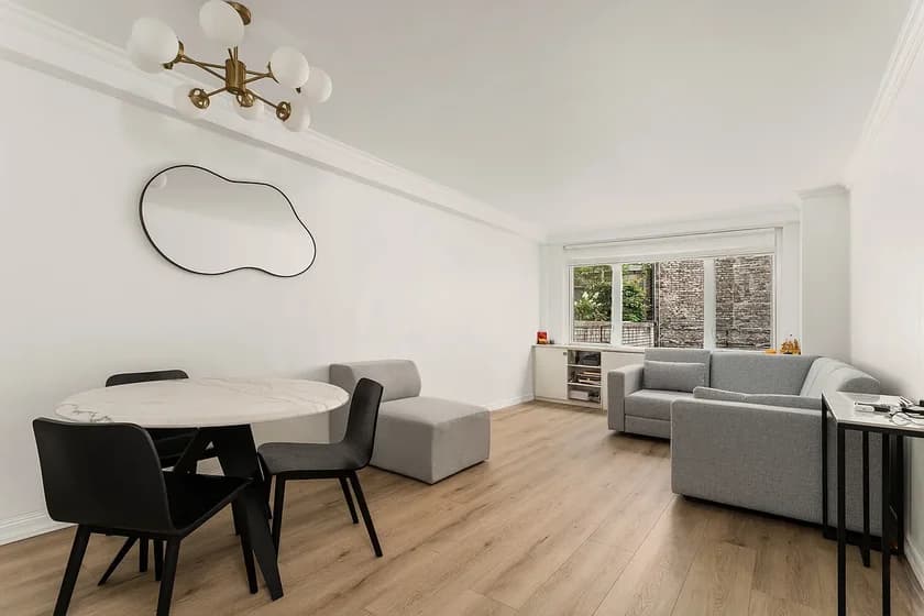 301 East 22 Street #2V, Manhattan, NY 10010 apartment_living_room 1