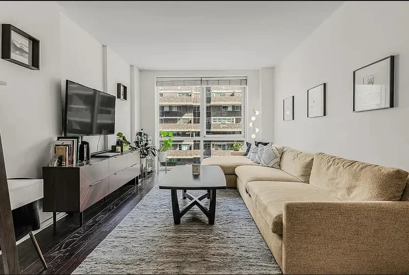 340 E 23 St #7H, Manhattan, NY 10010 apartment_living_room 1