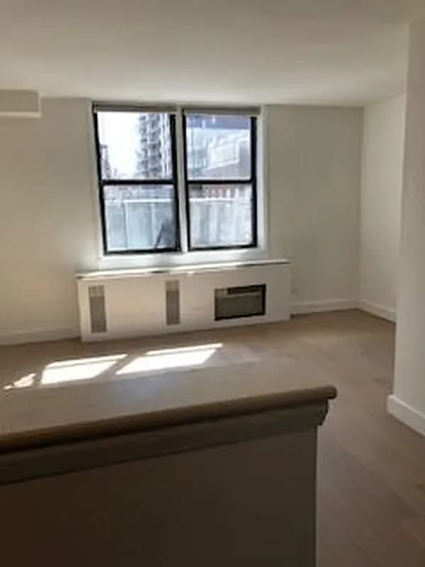 530 2 Ave #3-F, Manhattan, NY 10016 apartment_living_room 1
