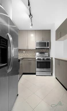 330 East 39 Street #10M, Manhattan, NY 10016