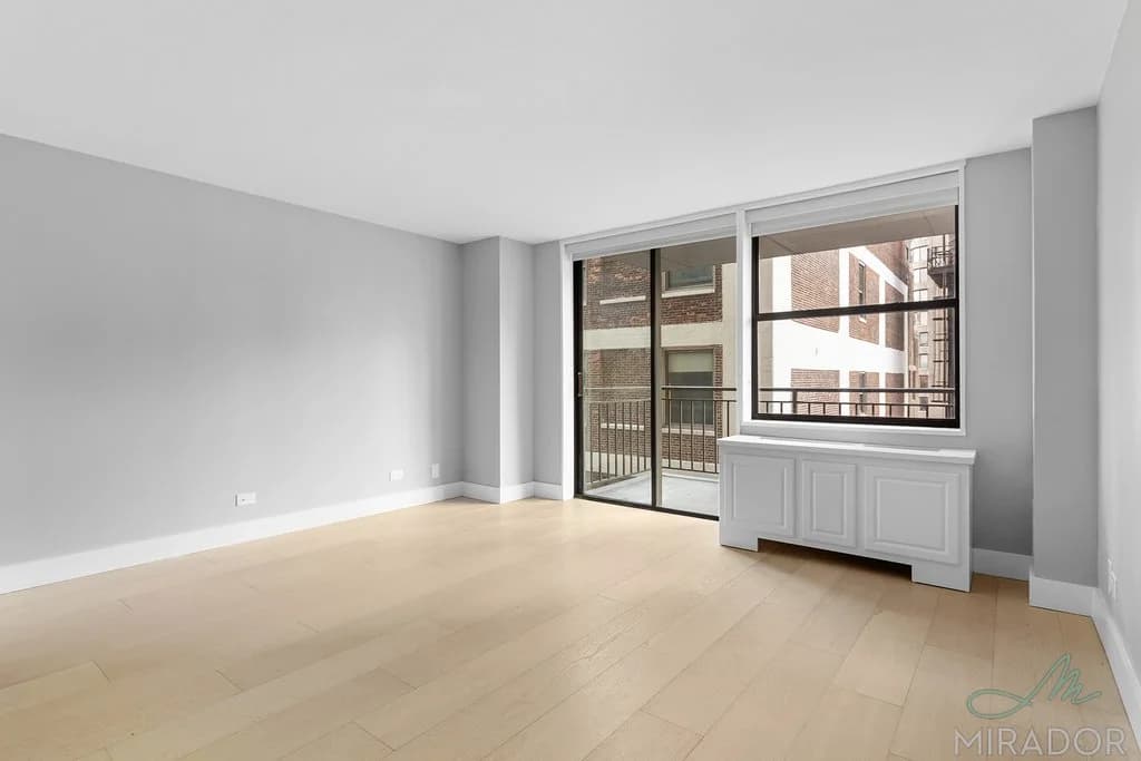 New York Tower 330 East 39 Street #10R, Manhattan, NY 10016 apartment_living_room 1
