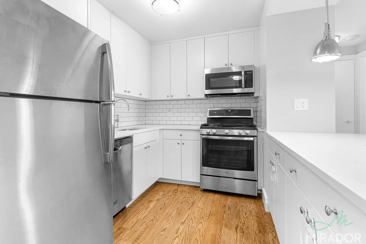 New York Tower 330 East 39 Street #21D, Manhattan, NY 10016 apartment_kitchen 1