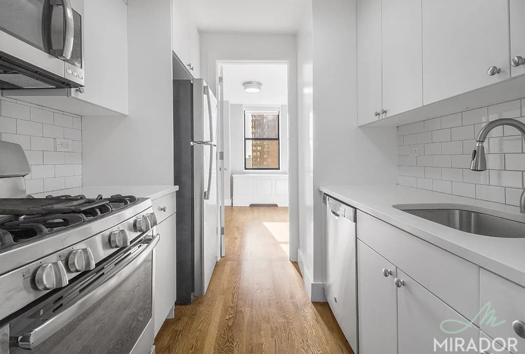 New York Tower 330 East 39 Street #25M, Manhattan, NY 10016 apartment_kitchen 1