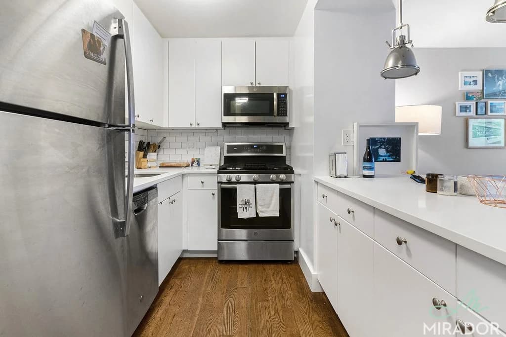 New York Tower 332 East 39 Street #31F, Manhattan, NY 10016 apartment_kitchen 1