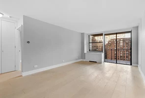 New York Tower 332 East 39 Street #4G, Manhattan, NY 10016 apartment_living_room 1