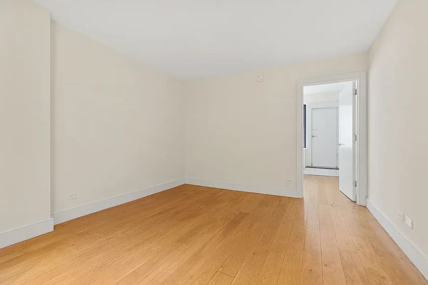 New York Tower 330 East 39 Street #9B, Manhattan, NY 10016 apartment_living_room 1