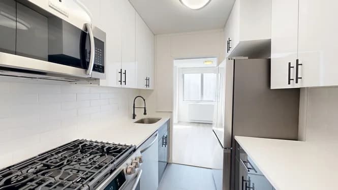 401 E 34 St #S11H, Manhattan, NY 10016 - Image 1