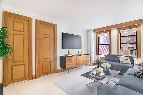 150 West 58 Street #3A, Manhattan, NY 10019
