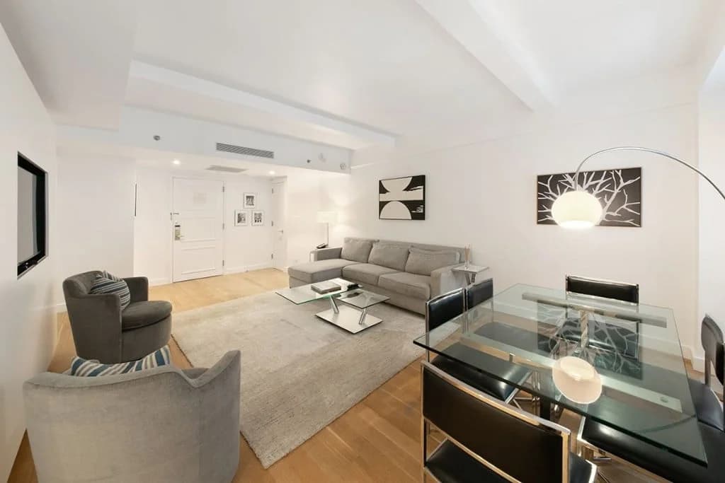 160 Central Park South #1120, Manhattan, NY 10019 apartment_living_room 1