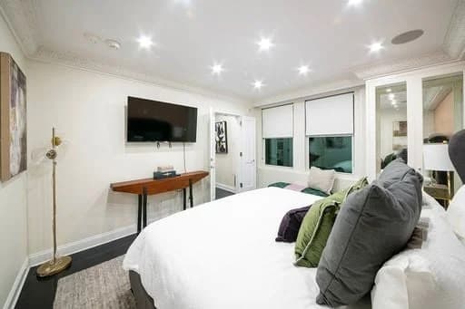 160 Central Park South #1246, Manhattan, NY 10019 apartment_bedroom_room 1