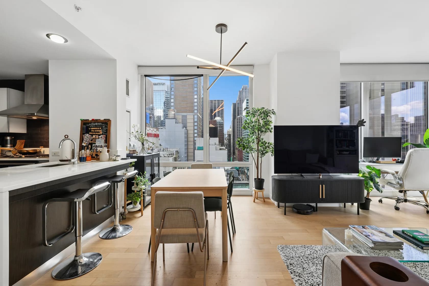 247 West 46 Street #2204, Manhattan, NY 10036 apartment_living_room 1