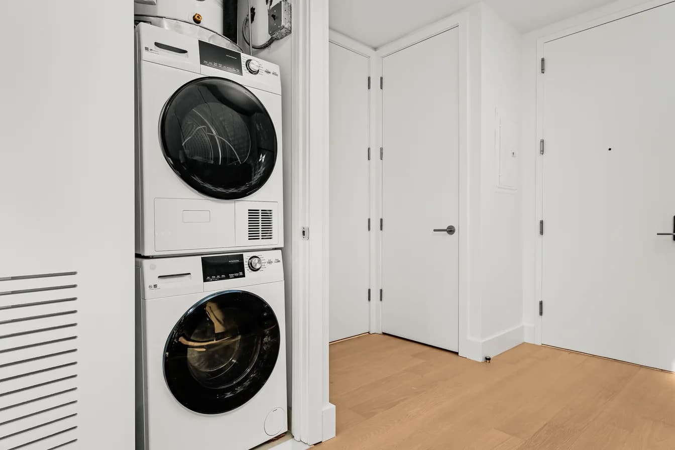 250 West 49 Street #2305, Manhattan, NY 10019 apartment_washer_dryer 1