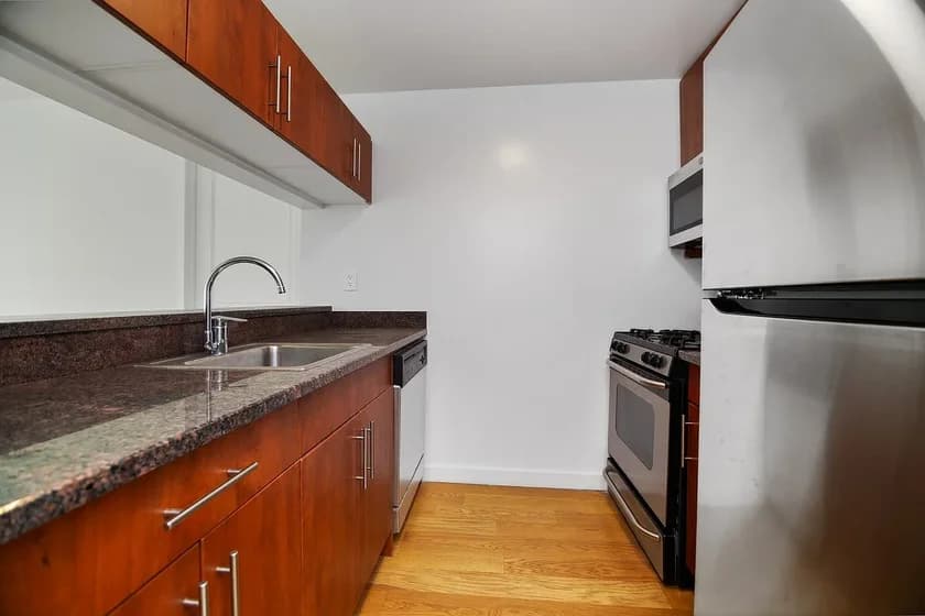 Marc 260 W 54 St #43D, Manhattan, NY 10019 apartment_kitchen 1