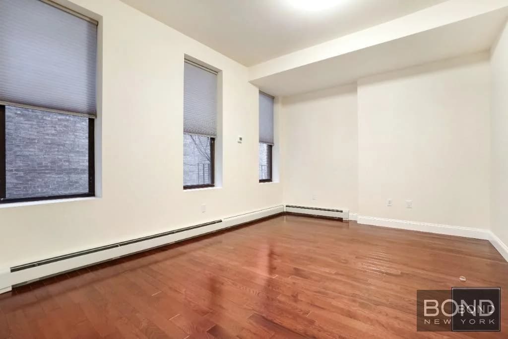 932 8 Avenue #3, Manhattan, NY 10019 apartment_living_room 1