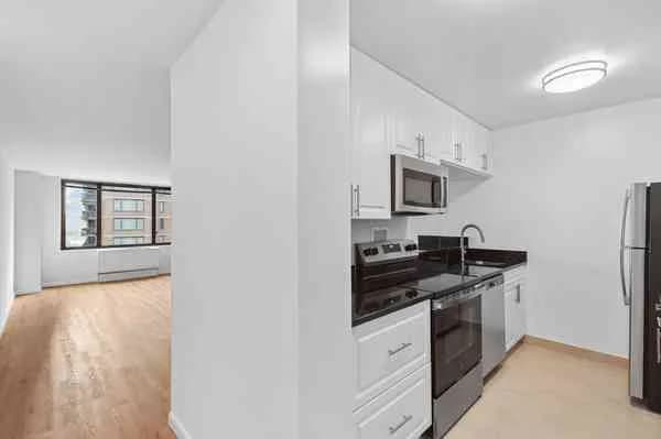 211 West 56 Street #J25, Manhattan, NY 10019