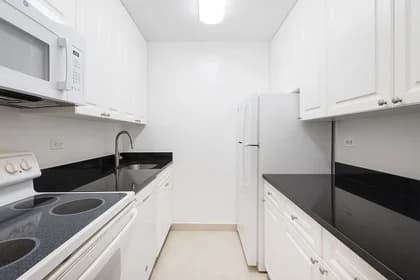 211 West 56 Street #J25, Manhattan, NY 10019