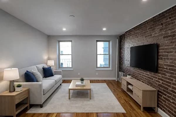 312 W 43 St #20E, Manhattan, NY 10036