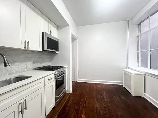 348 West 45 Street #4D, Manhattan, NY 10036