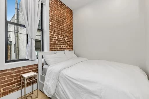 356 West 48 Street #2D, Manhattan, NY 10036