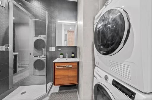 356 West 48 Street #GardenB, Manhattan, NY 10036