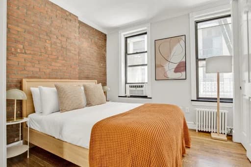 345 West 53 Street #2C, Manhattan, NY 10019
