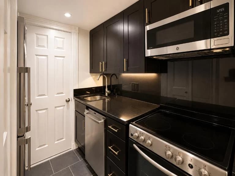 345 West 53 Street #B, Manhattan, NY 10019 apartment_kitchen 1