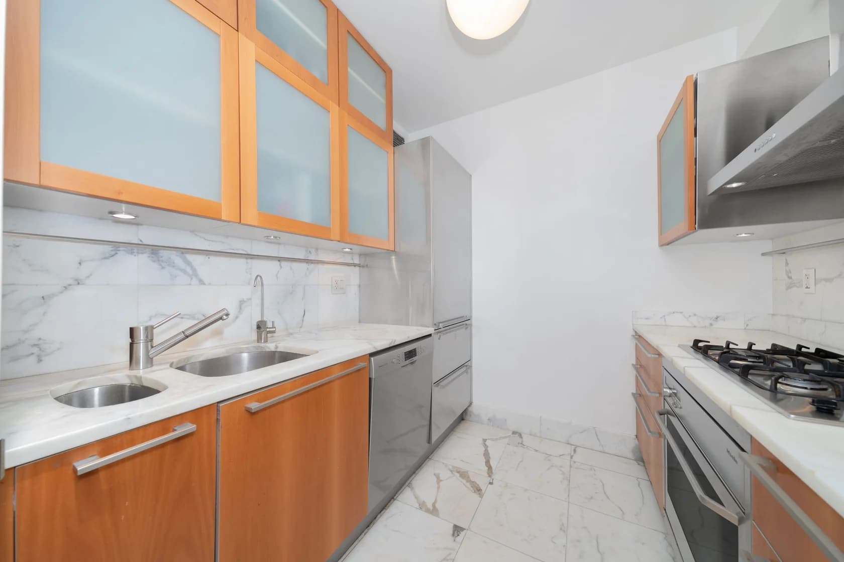 1 Columbus Circle #ST53F, Manhattan, NY 10019 apartment_kitchen 1
