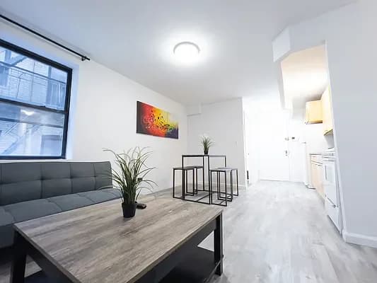 626 10 Avenue #3E, Manhattan, NY 10036 apartment_living_room 1