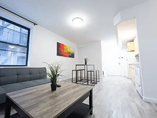 622W 10 Avenue #5E, Manhattan, NY 10036