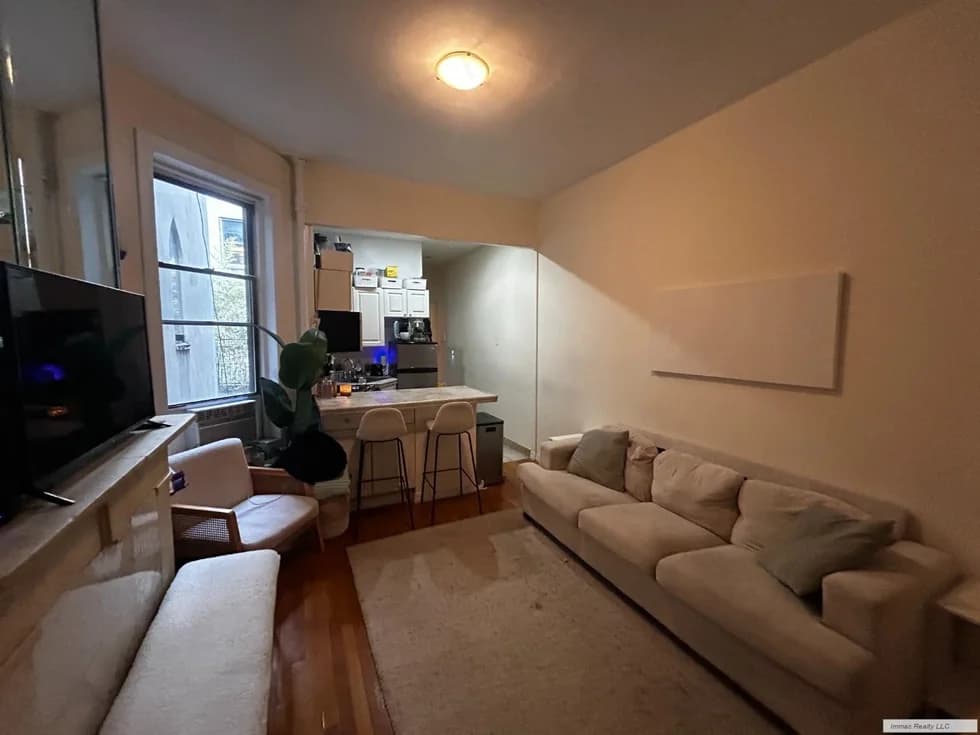 419 West 44 Street #2W, Manhattan, NY 10036 apartment_living_room 1