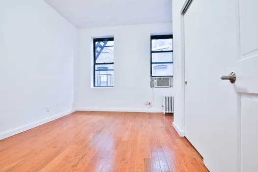 703 9 Avenue #4C, Manhattan, NY 10019