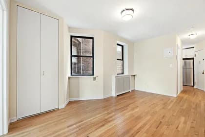 414 West 49 Street #2B, Manhattan, NY 10019