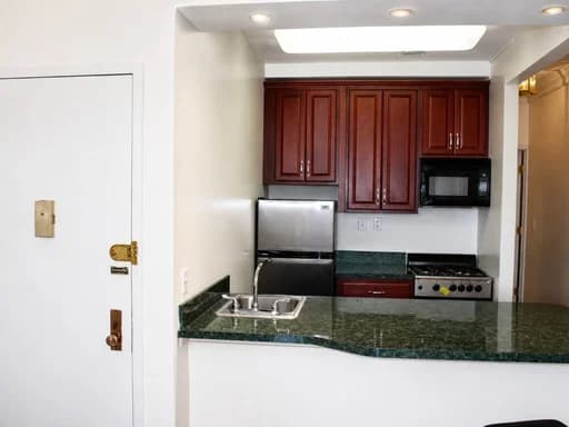 746 10 Avenue #2S, Manhattan, NY 10019