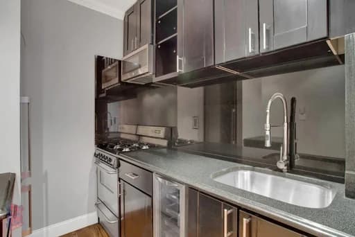 438 West 52 Street #6C, Manhattan, NY 10019