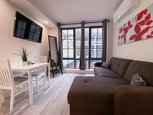 433 West 53 Street #21, Manhattan, NY 10019 apartment_living_room 1