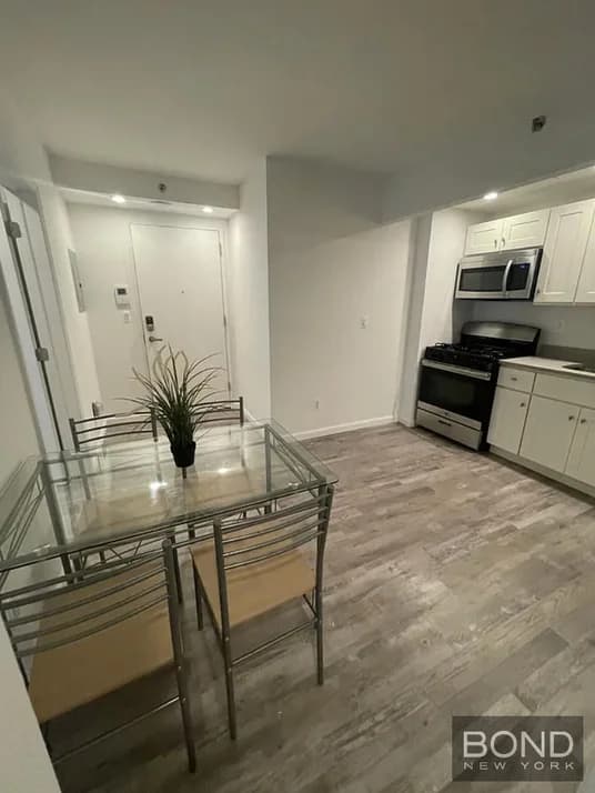 433 West 53 Street #4C, Manhattan, NY 10019 apartment_dining_room 1