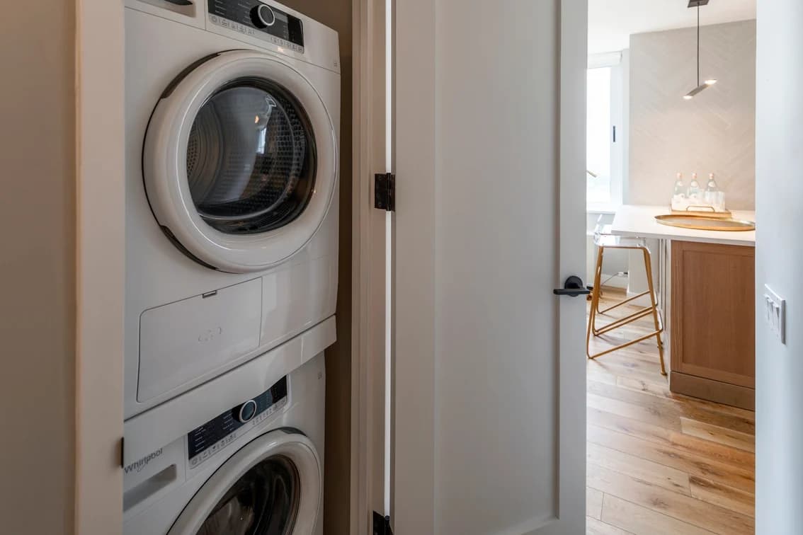 Riverbank 560 West 43 Street #08D, Manhattan, NY 10036 apartment_washer_dryer 1