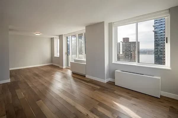 560 West 43 Street #31K, Manhattan, NY 10036